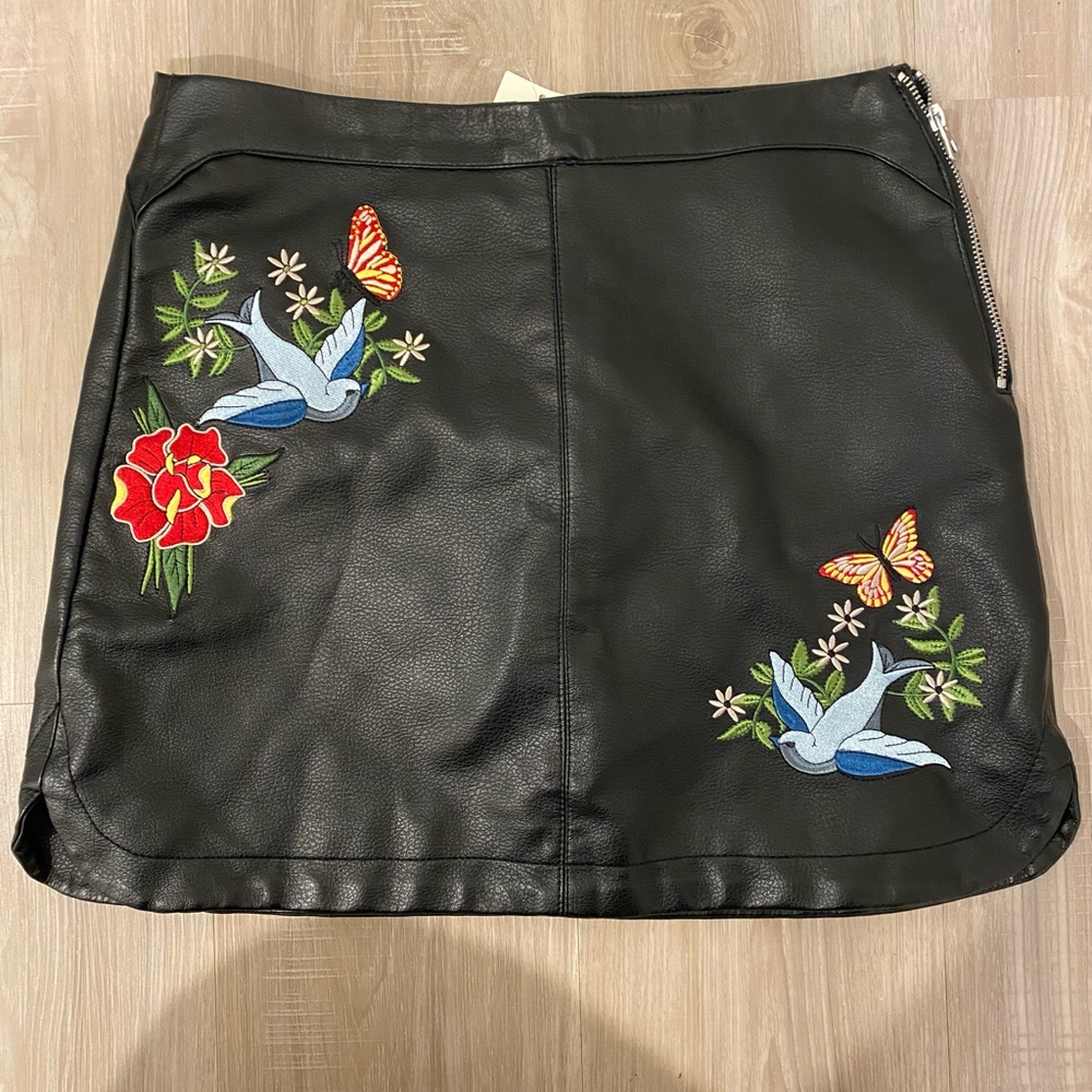 URBAN MINI SKIRT